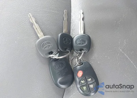 2008 Toyota Sienna Le from USA, damaged, VIN 5TDBK23C68S017821